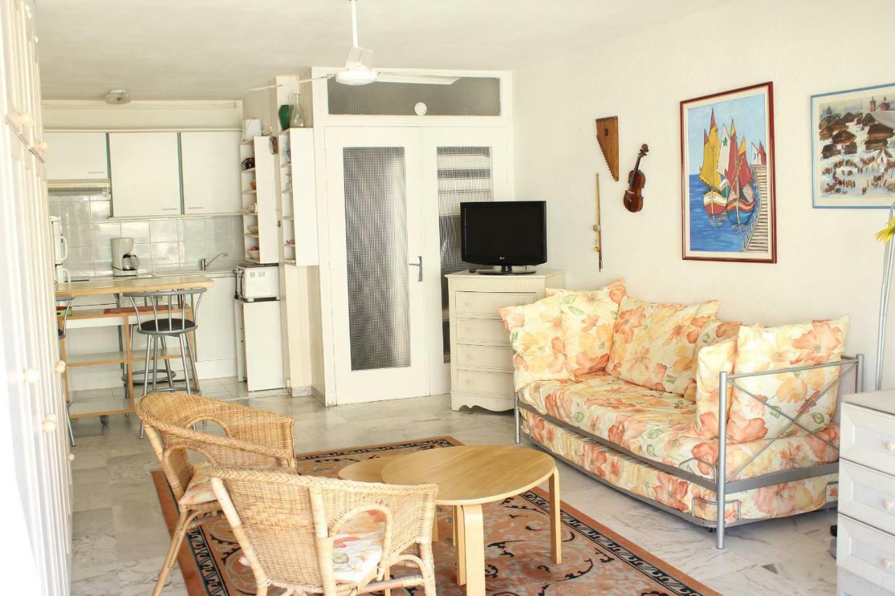 Studio Standing Bord De Mer Et Vue อองทีบส์ ภายนอก รูปภาพ